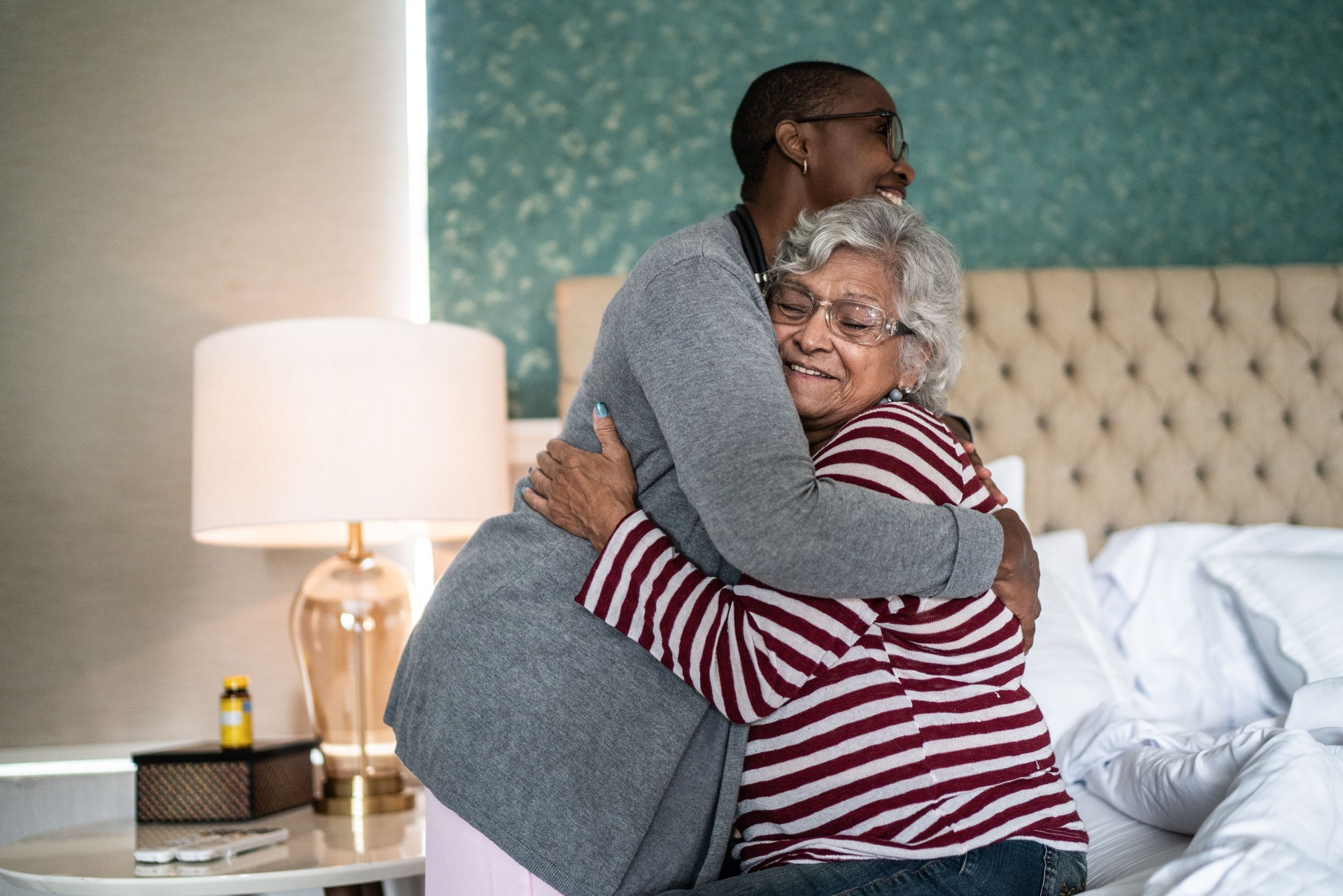 Skilled nursing care in Port Charlotte FL – RN providing compassionate in-home support